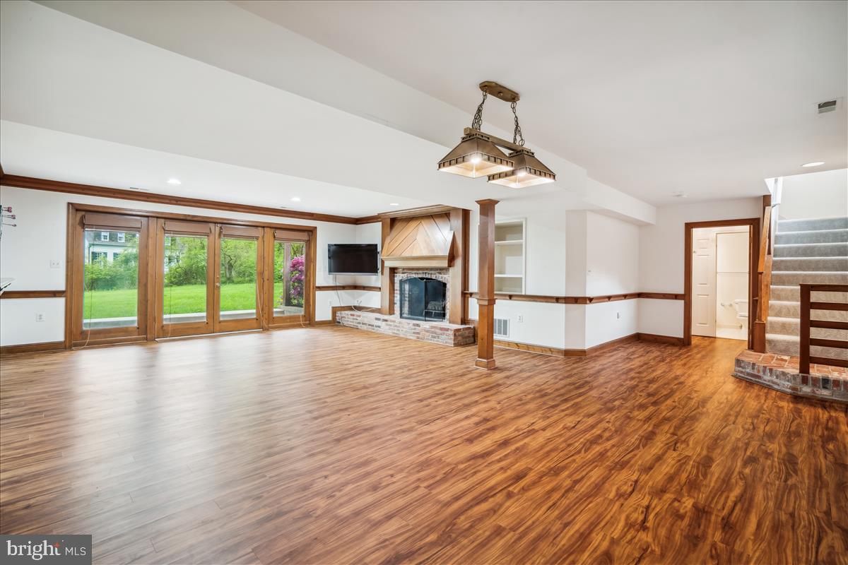 BRADLEY HILLS GROVE - Residential