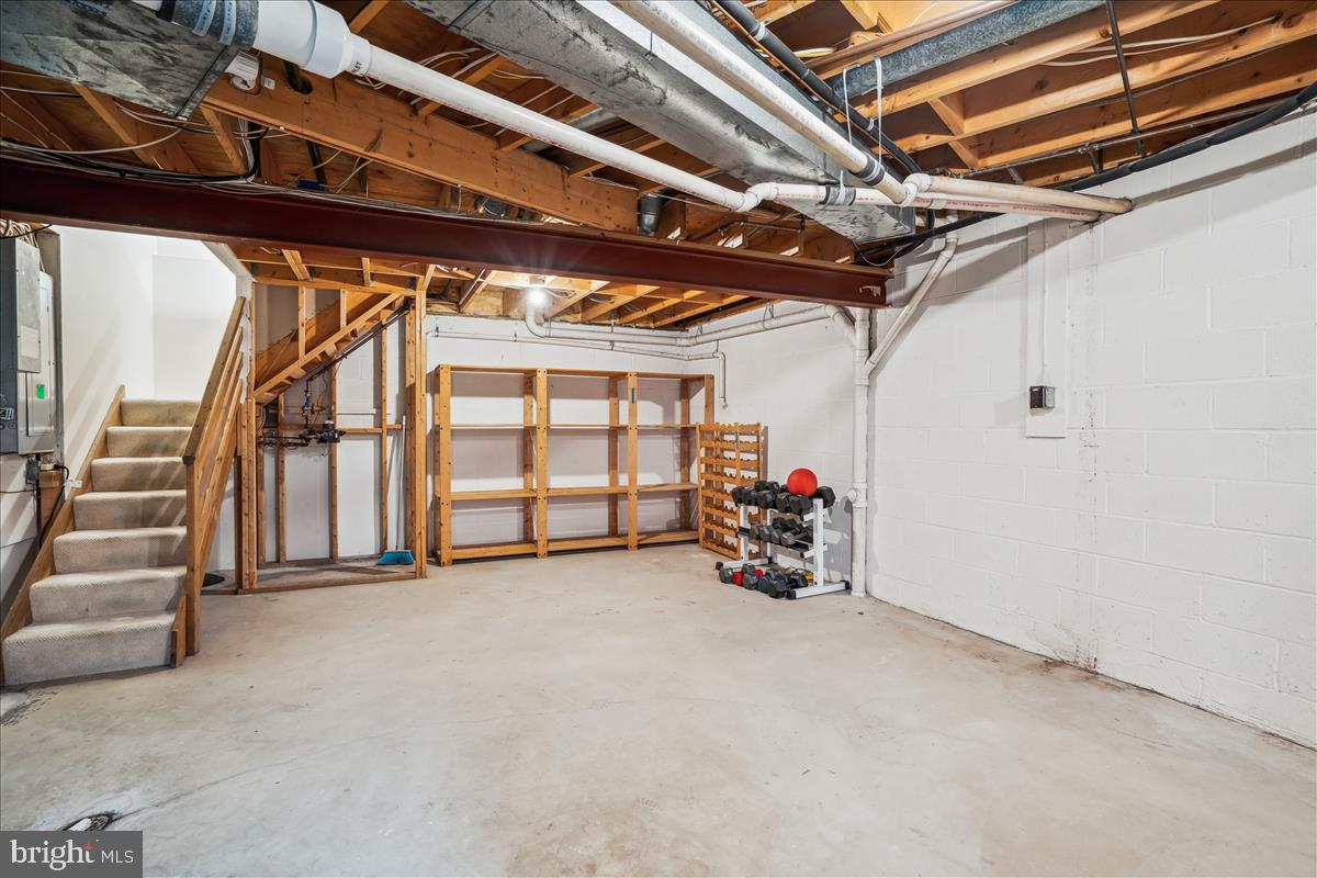 BRADLEY HILLS GROVE - Residential