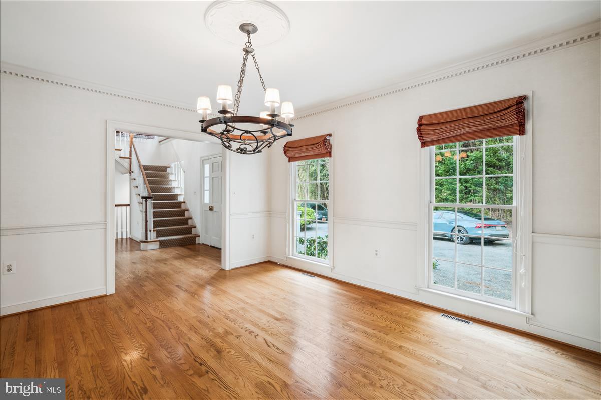 BRADLEY HILLS GROVE - Residential