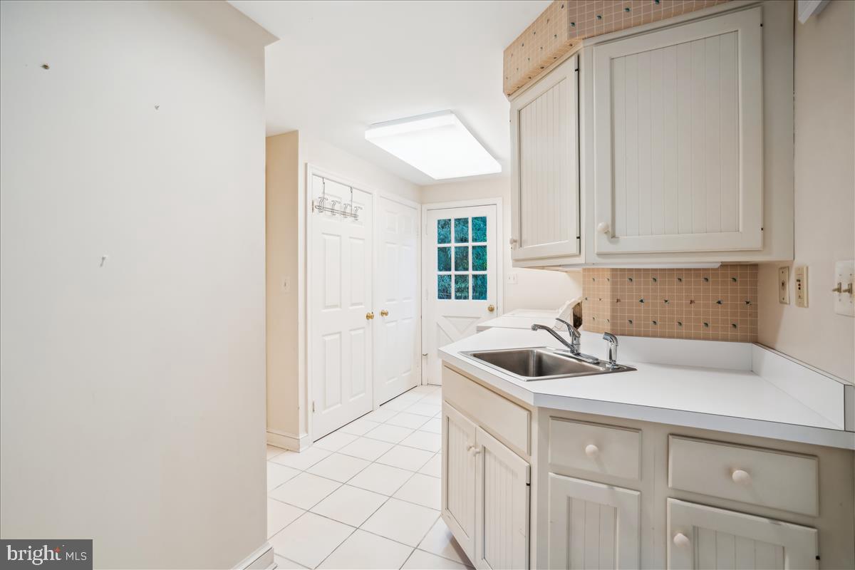 BRADLEY HILLS GROVE - Residential