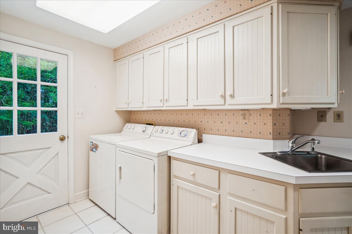 BRADLEY HILLS GROVE - Residential