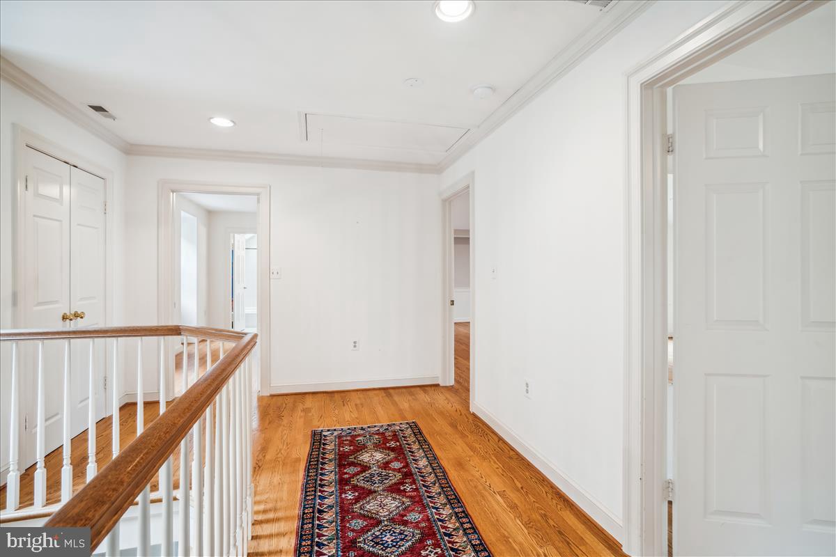 BRADLEY HILLS GROVE - Residential