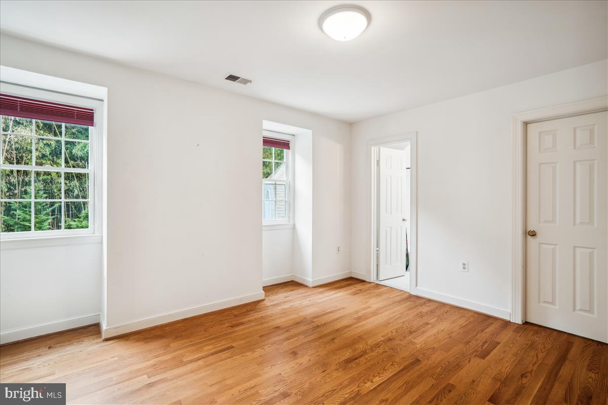 BRADLEY HILLS GROVE - Residential