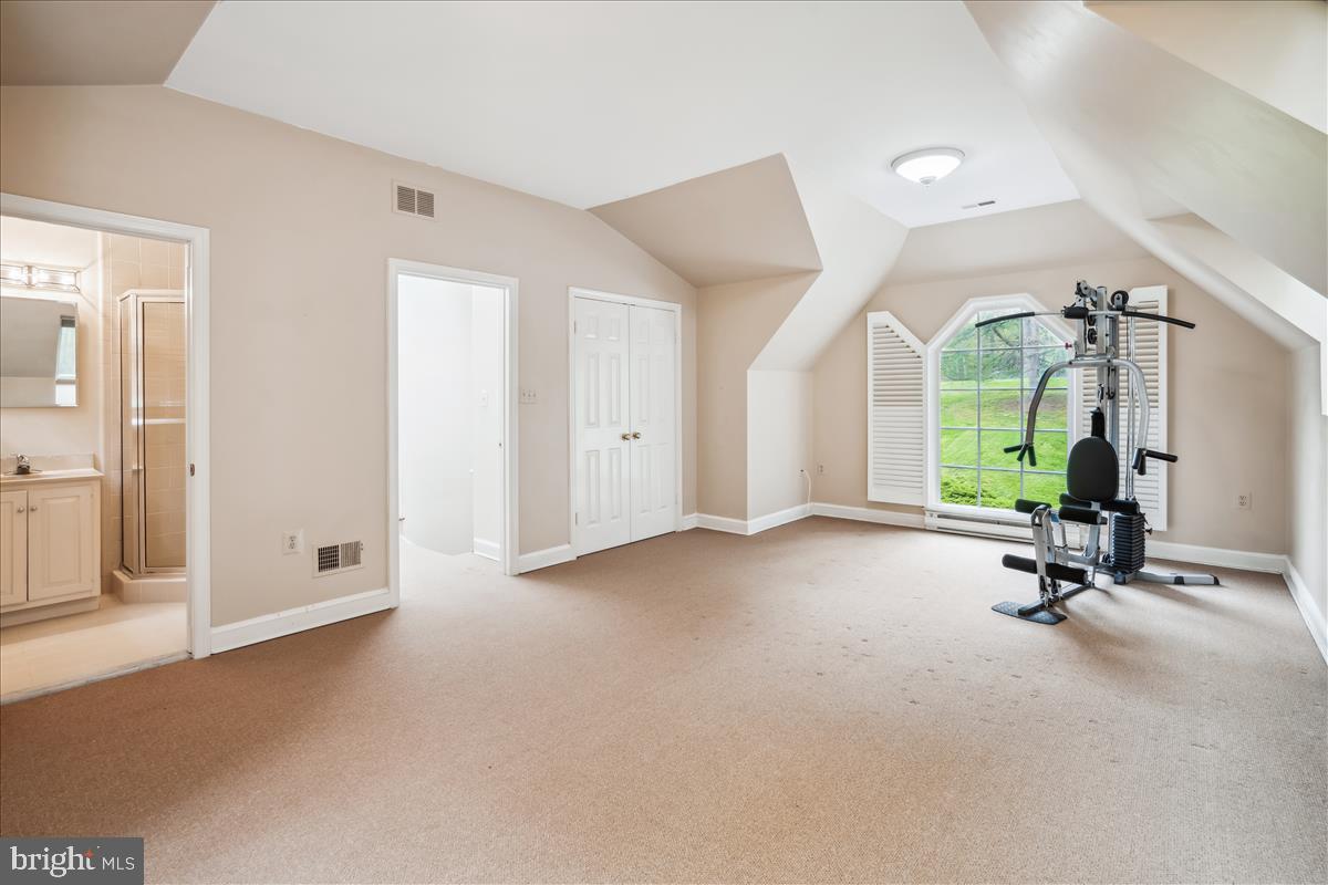 BRADLEY HILLS GROVE - Residential