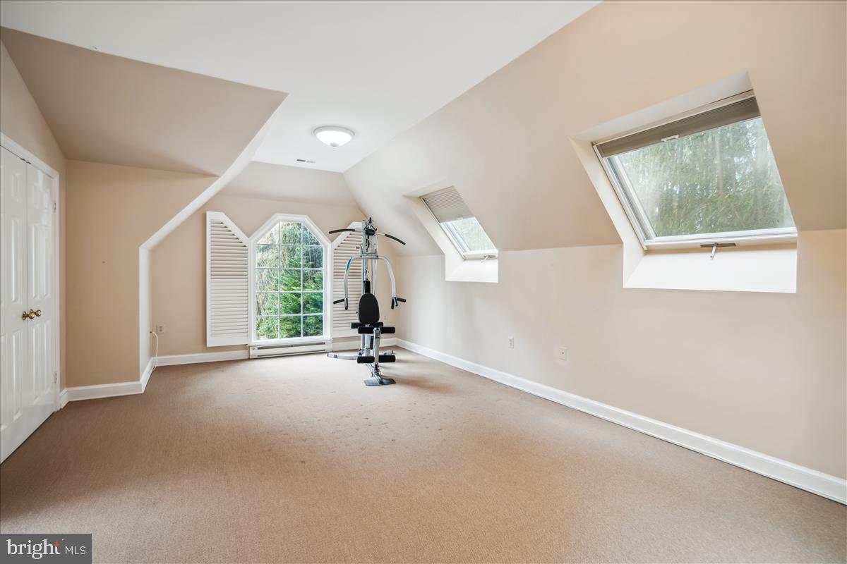 BRADLEY HILLS GROVE - Residential