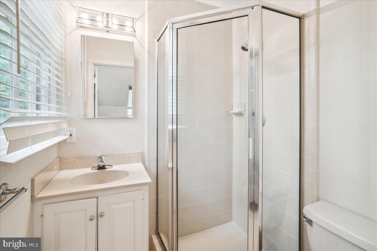 BRADLEY HILLS GROVE - Residential