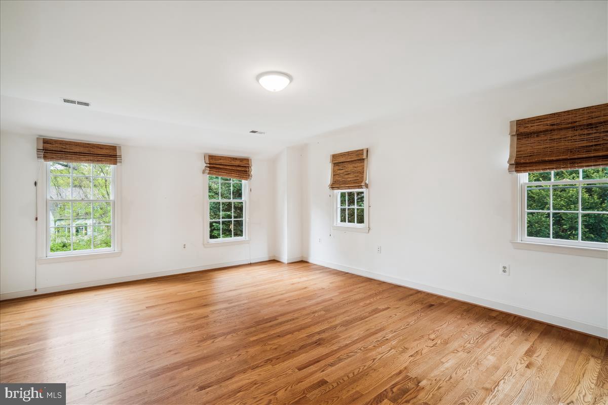 BRADLEY HILLS GROVE - Residential