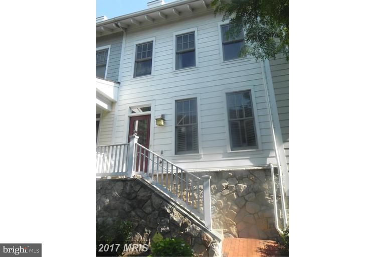 CLARENDON PARK - Residential Lease