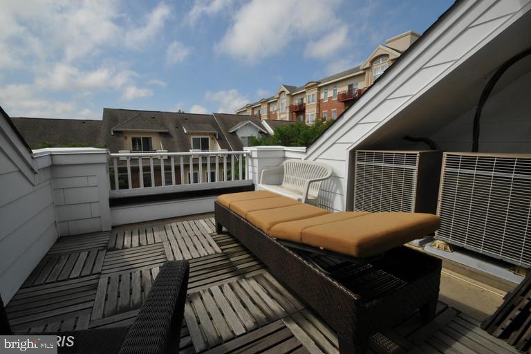 CLARENDON PARK - Residential Lease