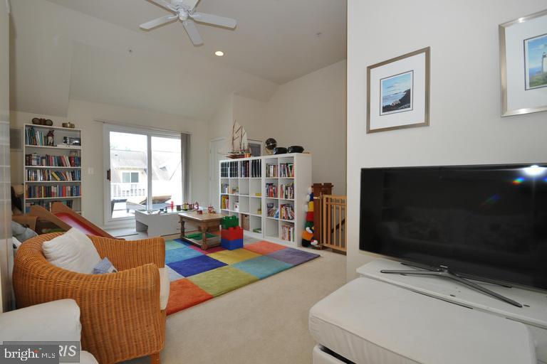 CLARENDON PARK - Residential Lease