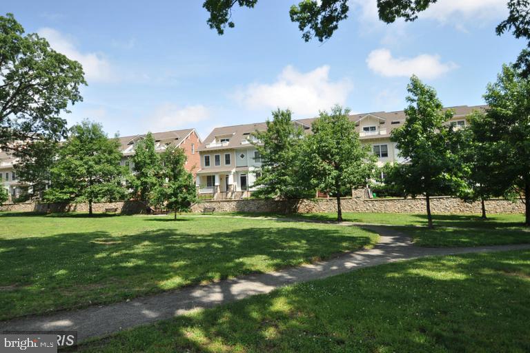 CLARENDON PARK - Residential Lease