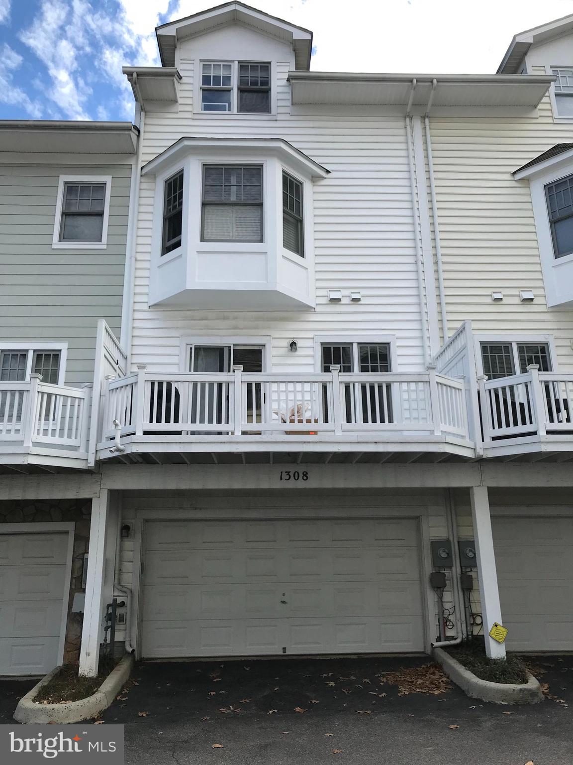 CLARENDON PARK - Residential Lease