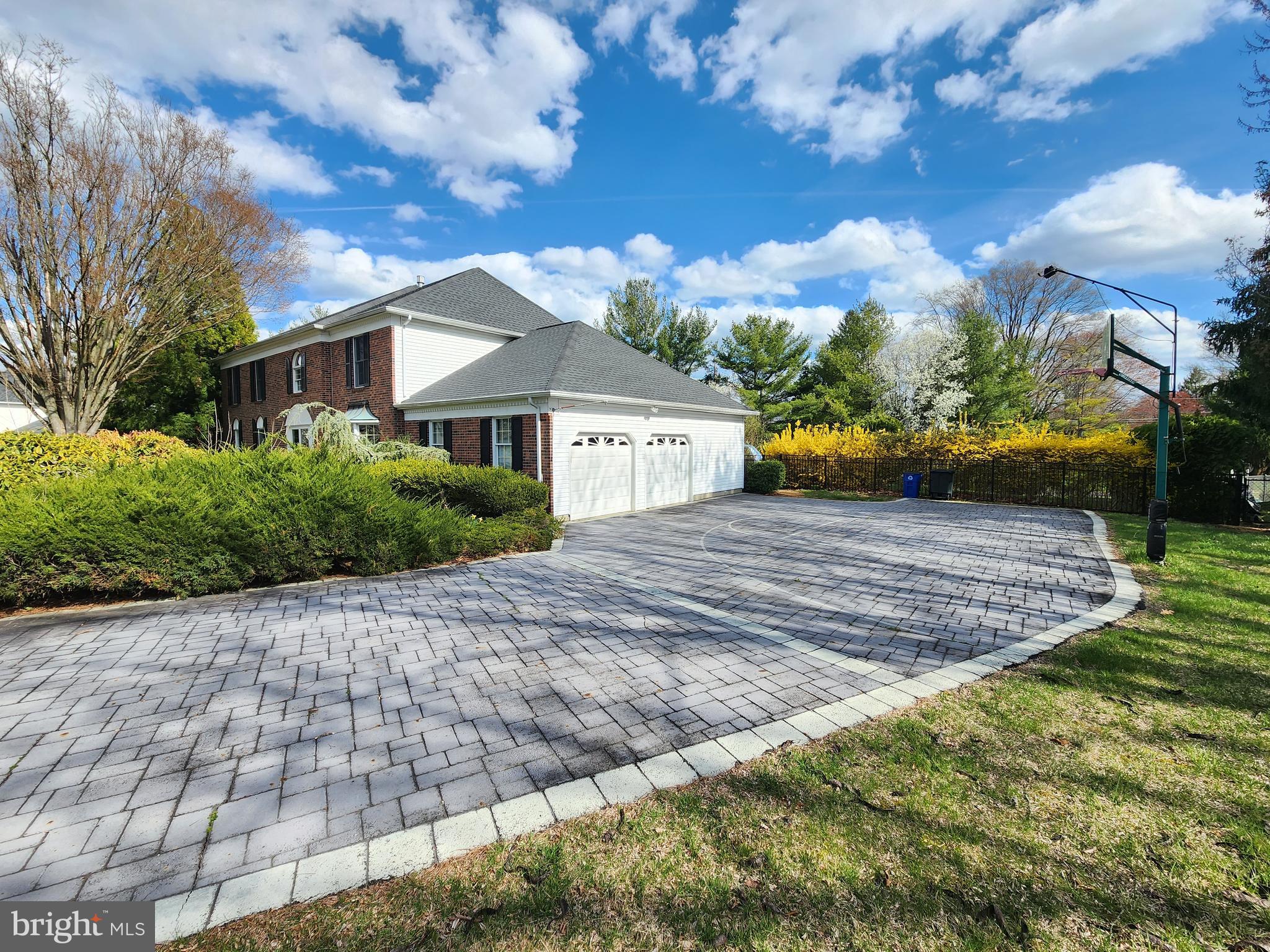 LAKEVIEW ESTS - Residential
