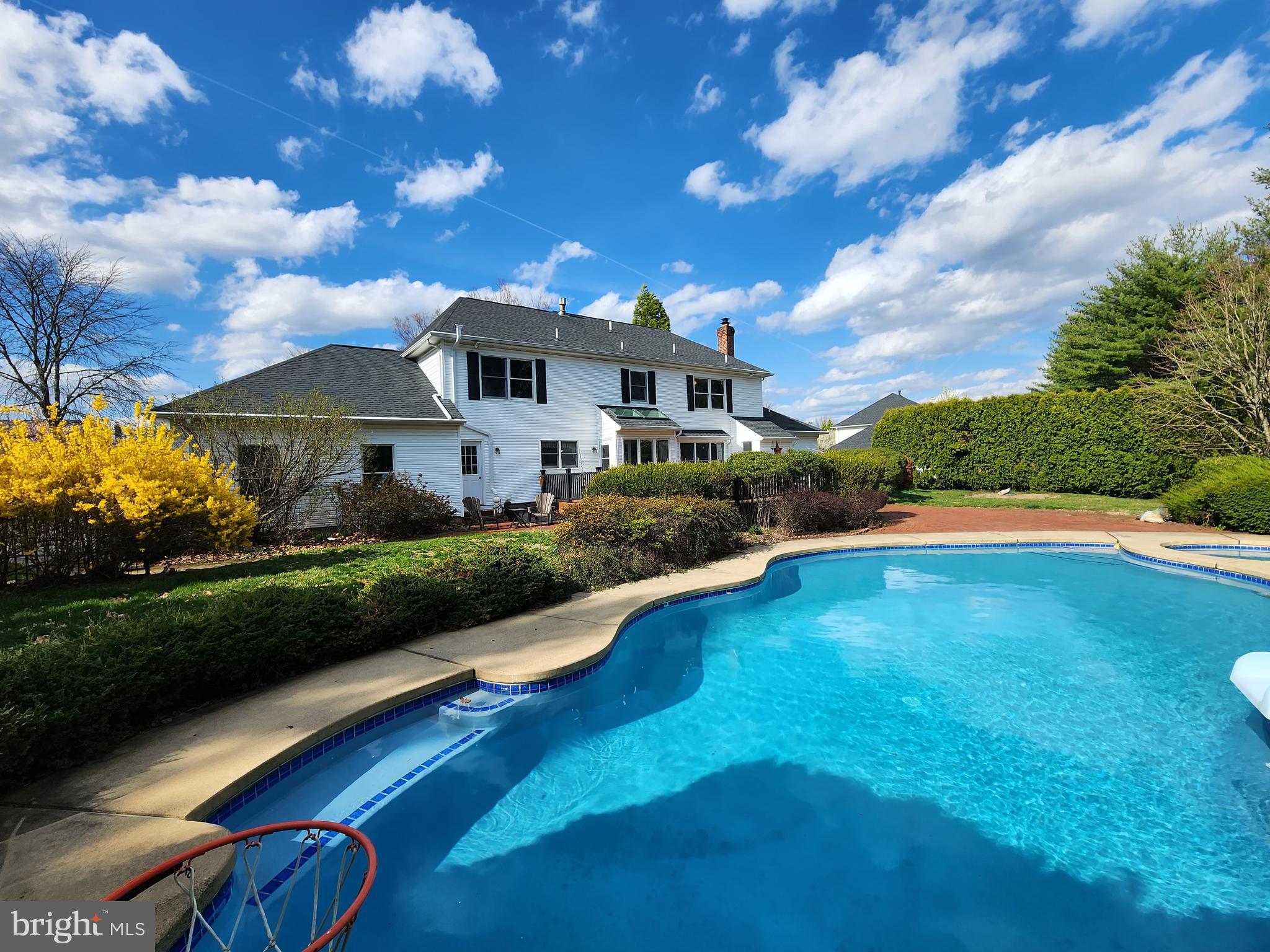 LAKEVIEW ESTS - Residential