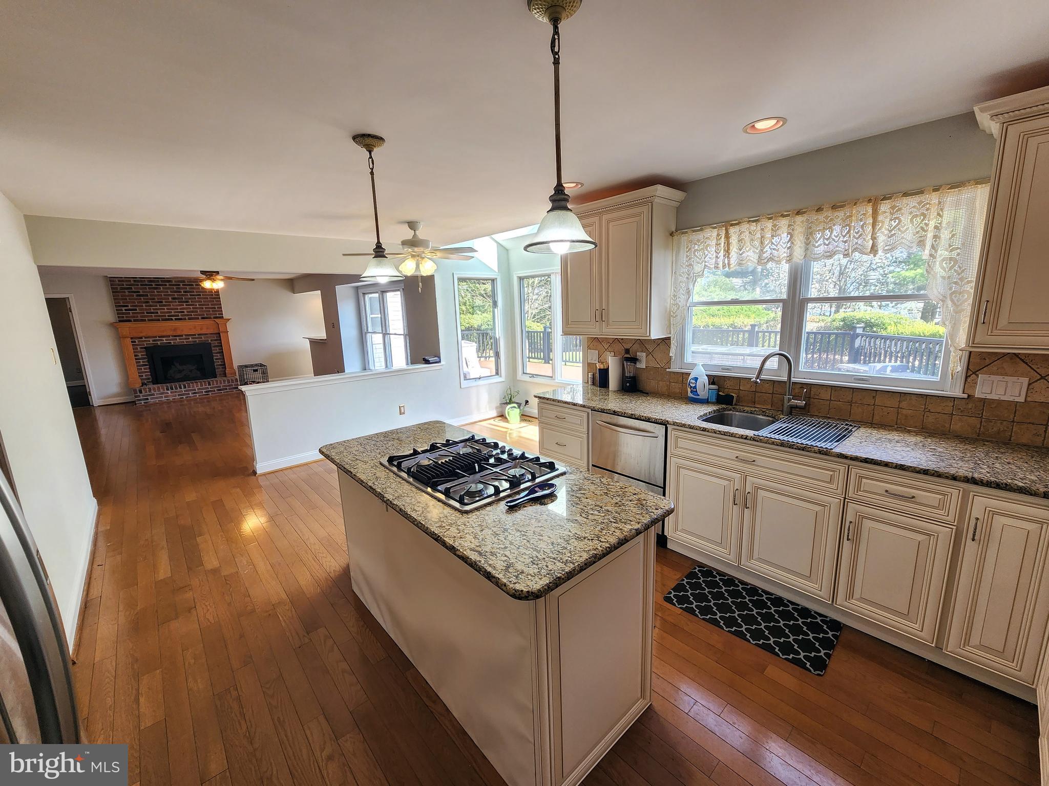 LAKEVIEW ESTS - Residential