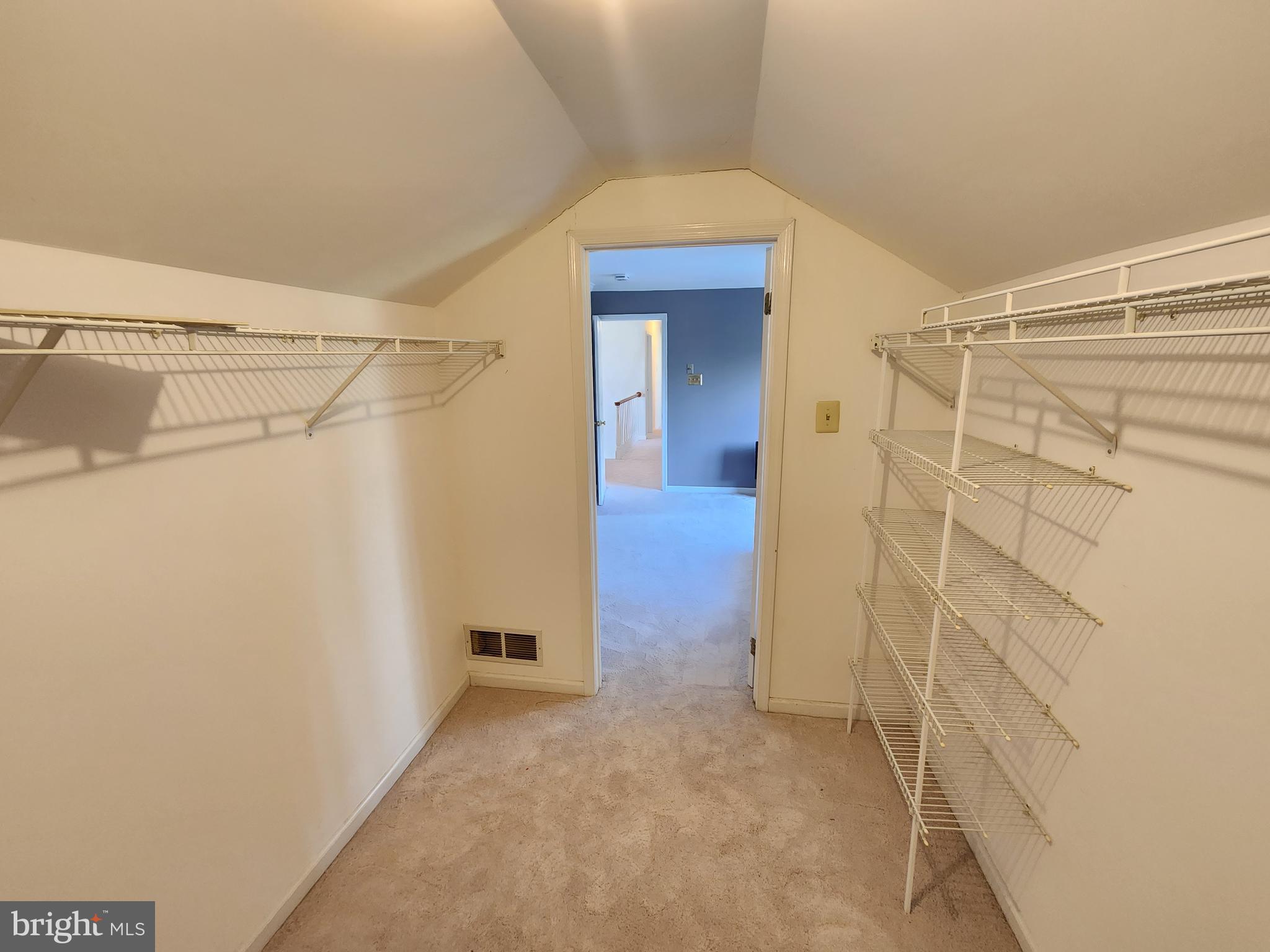LAKEVIEW ESTS - Residential