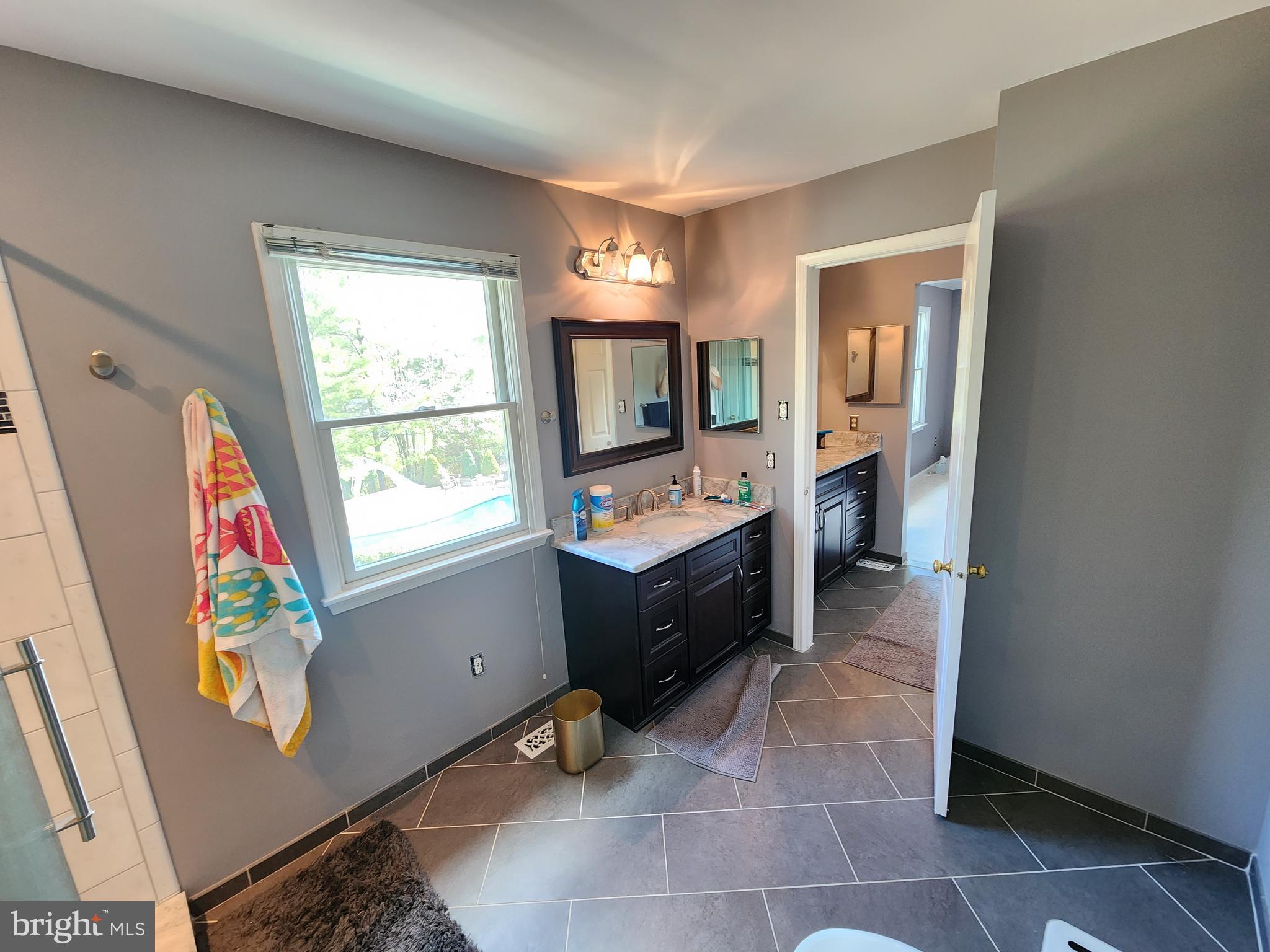 LAKEVIEW ESTS - Residential