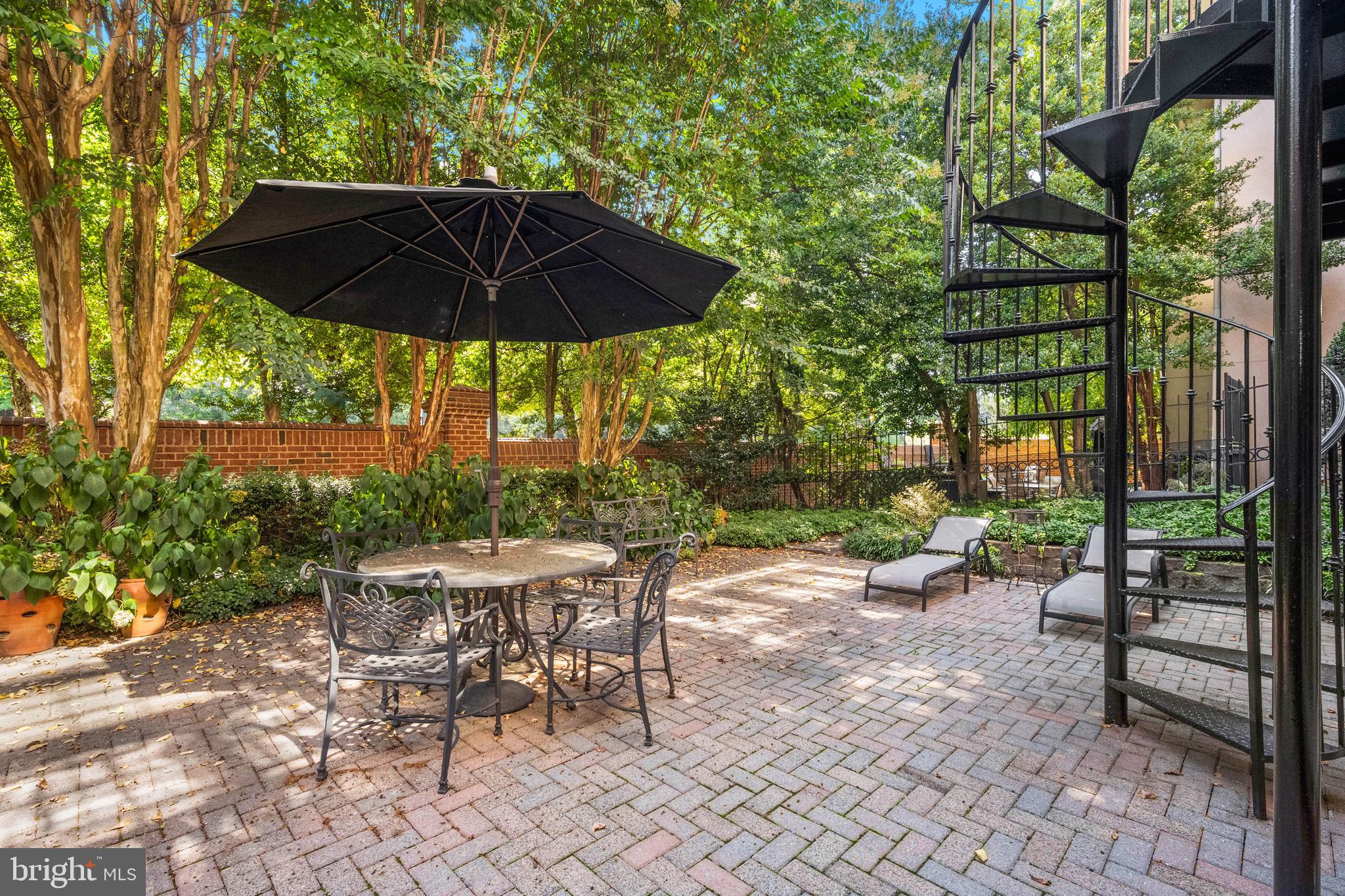 MAPLEWOOD - Residential