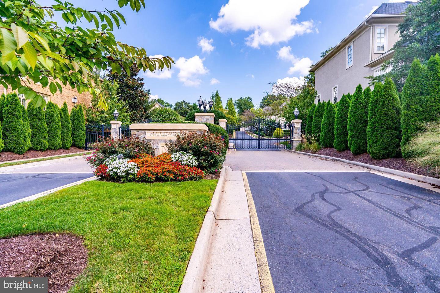 MAPLEWOOD - Residential