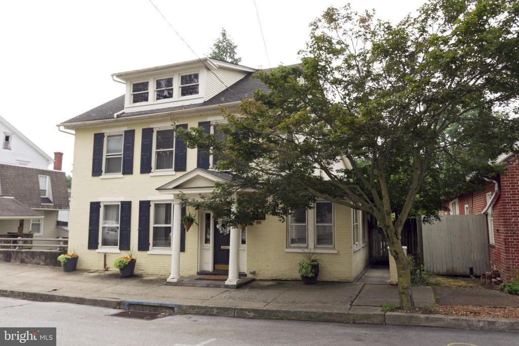 Photo of 141 E MARKET ST, MARIETTA, PA 17547 (MLS # PALA2039674)