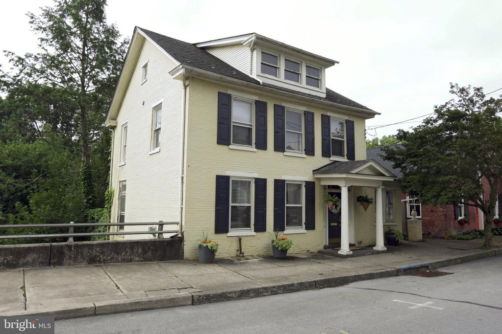 Photo of 141 E MARKET ST, MARIETTA, PA 17547 (MLS # PALA2039674)