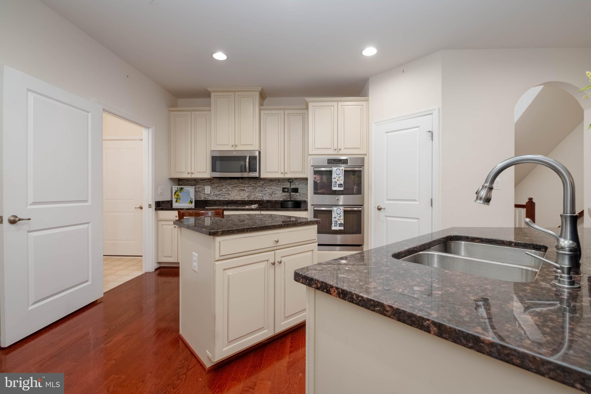 FALLSTON COMMONS - Residential