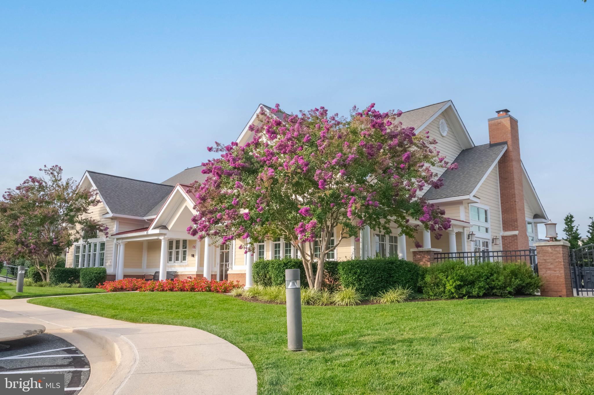 FALLSTON COMMONS - Residential