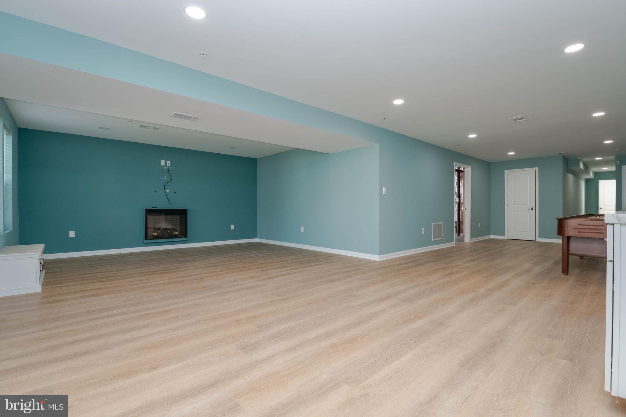 FALLSTON COMMONS - Residential