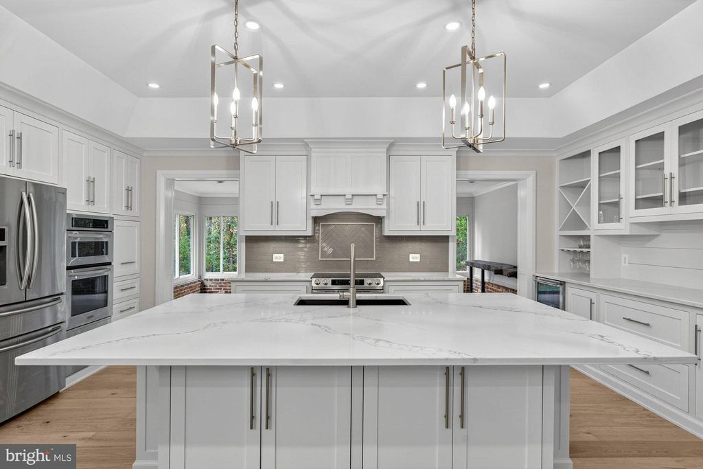 Photo of 2501 Easie Street, OAKTON, VA 22124 (MLS # VAFX2276682)