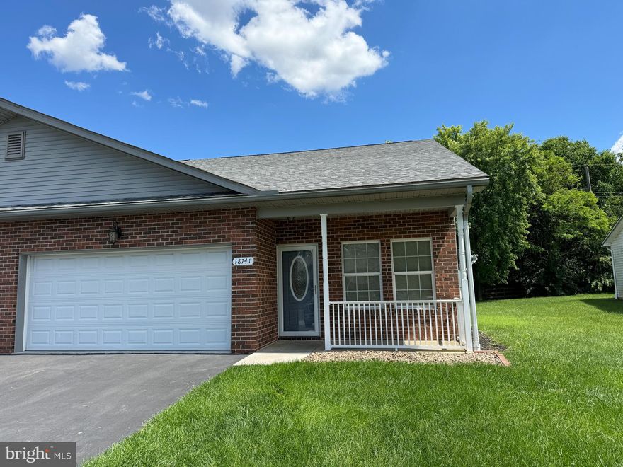 Discover a stunning brick half-twin residence in Fountainview. Boasting 3 beds, 2 baths, living room and eat-in kitchen, laundry, and a 2-car garage. Walk into an inviting open floorplan with high ceilings, creating an airy ambiance. The master suite offers a sizable bedroom with ample natural light, a vast walk-in closet, and a beautiful attached bathroom with a double vanity. Two additional well-appointed bedrooms allow flexibility for guests, a home office, or a growing family. A standout feature is the expansive laundry room for convenience. Don't miss the chance to call this house your home. Schedule a showing today for the perfect blend of comfort, style, and functionality.