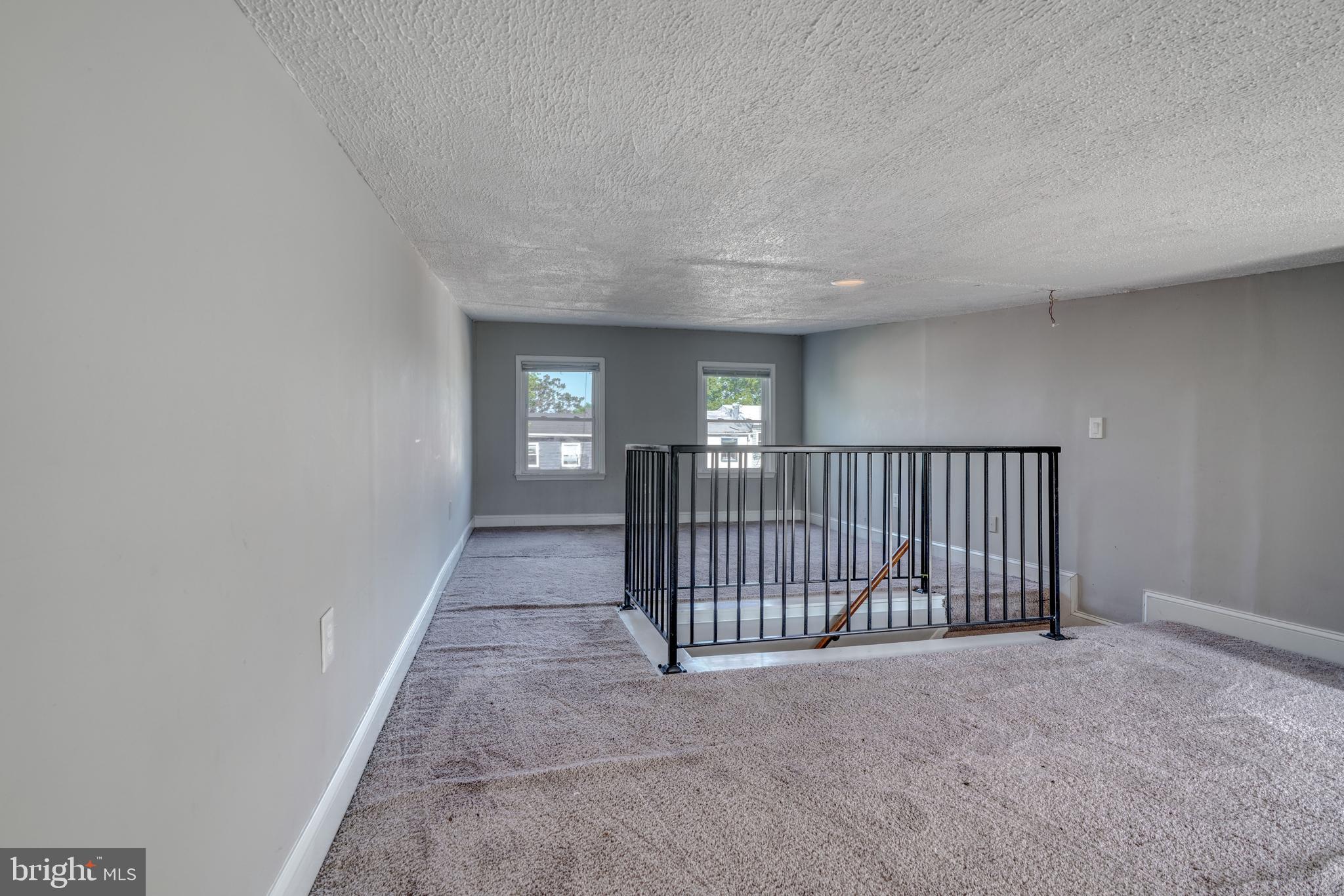 HOLLINS MARKET - Residential