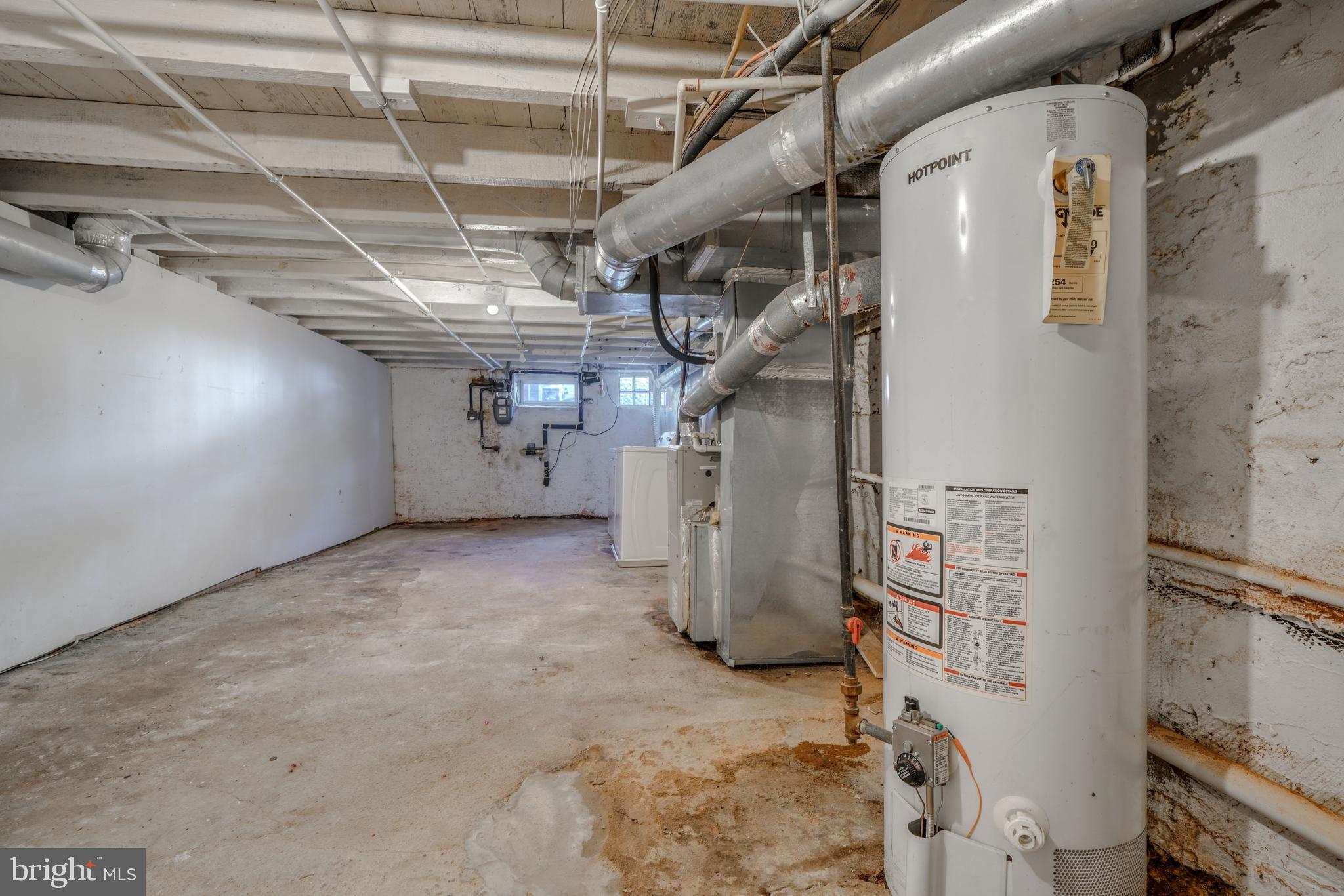 HOLLINS MARKET - Residential