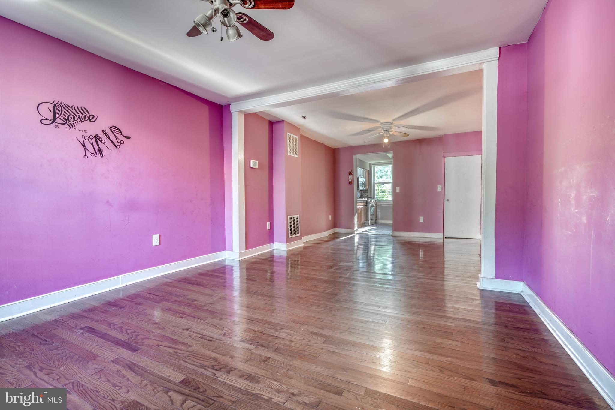 HOLLINS MARKET - Residential