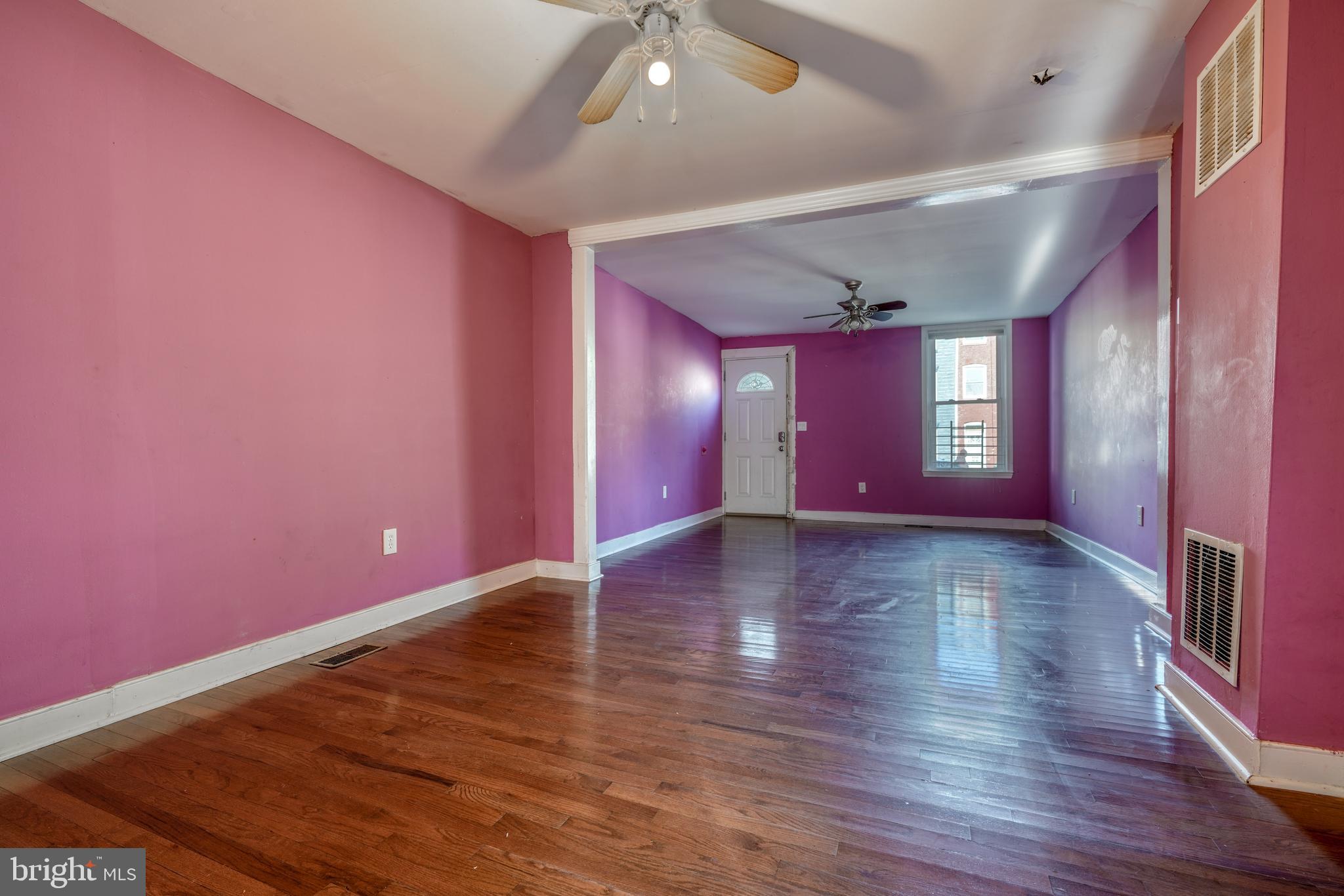 HOLLINS MARKET - Residential