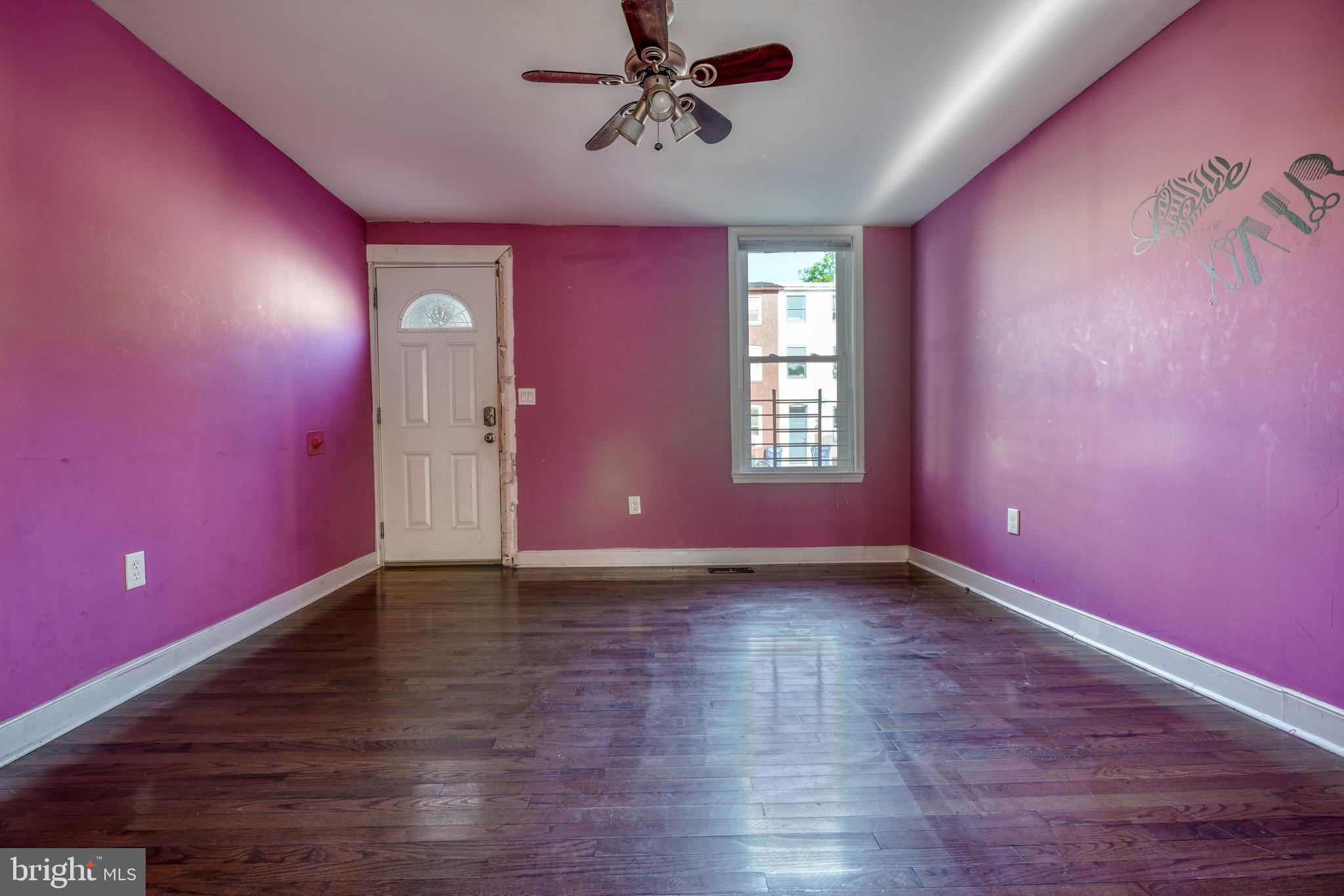 HOLLINS MARKET - Residential