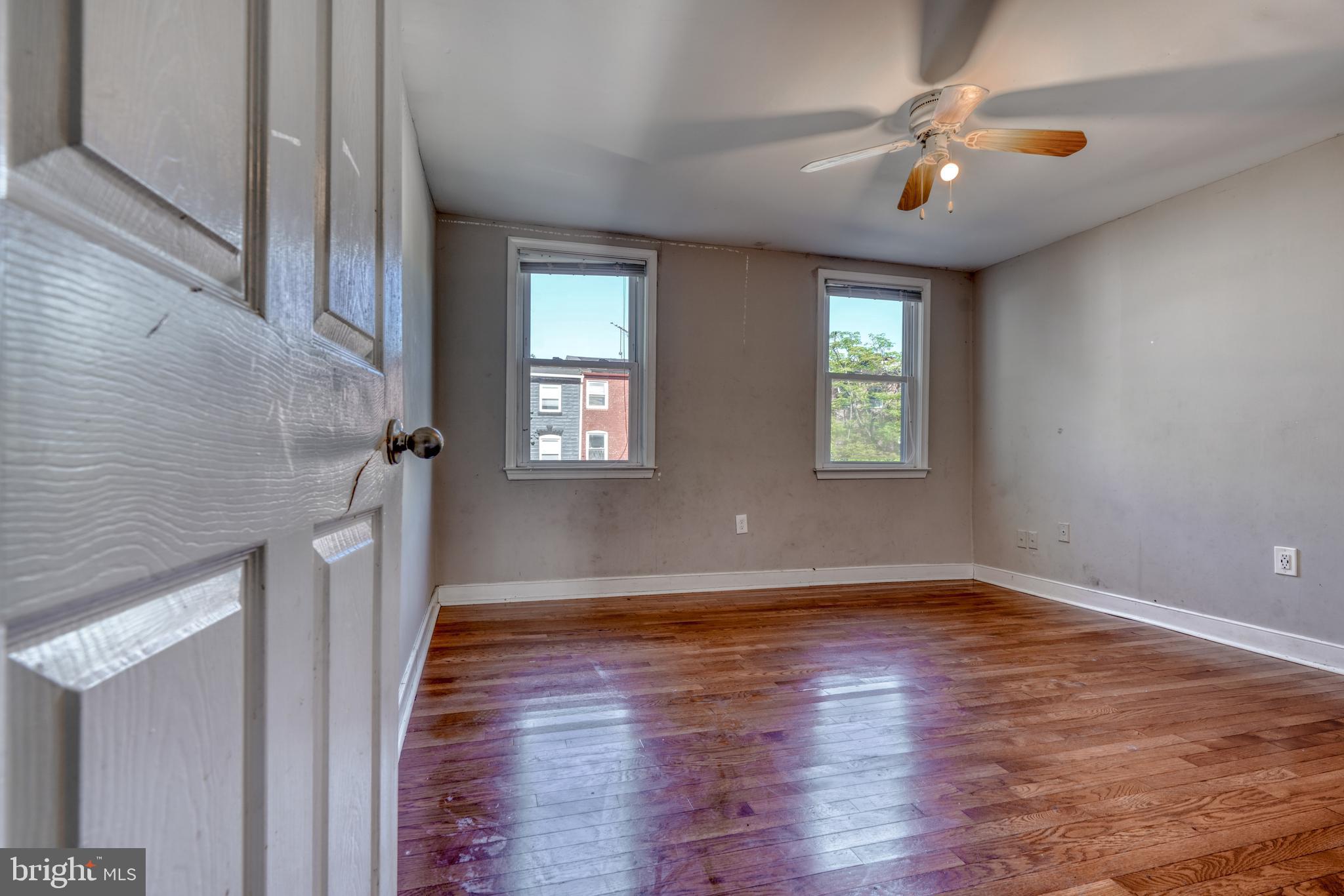 HOLLINS MARKET - Residential