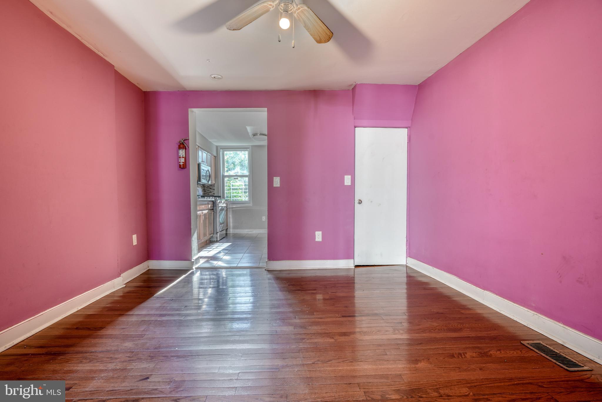 HOLLINS MARKET - Residential