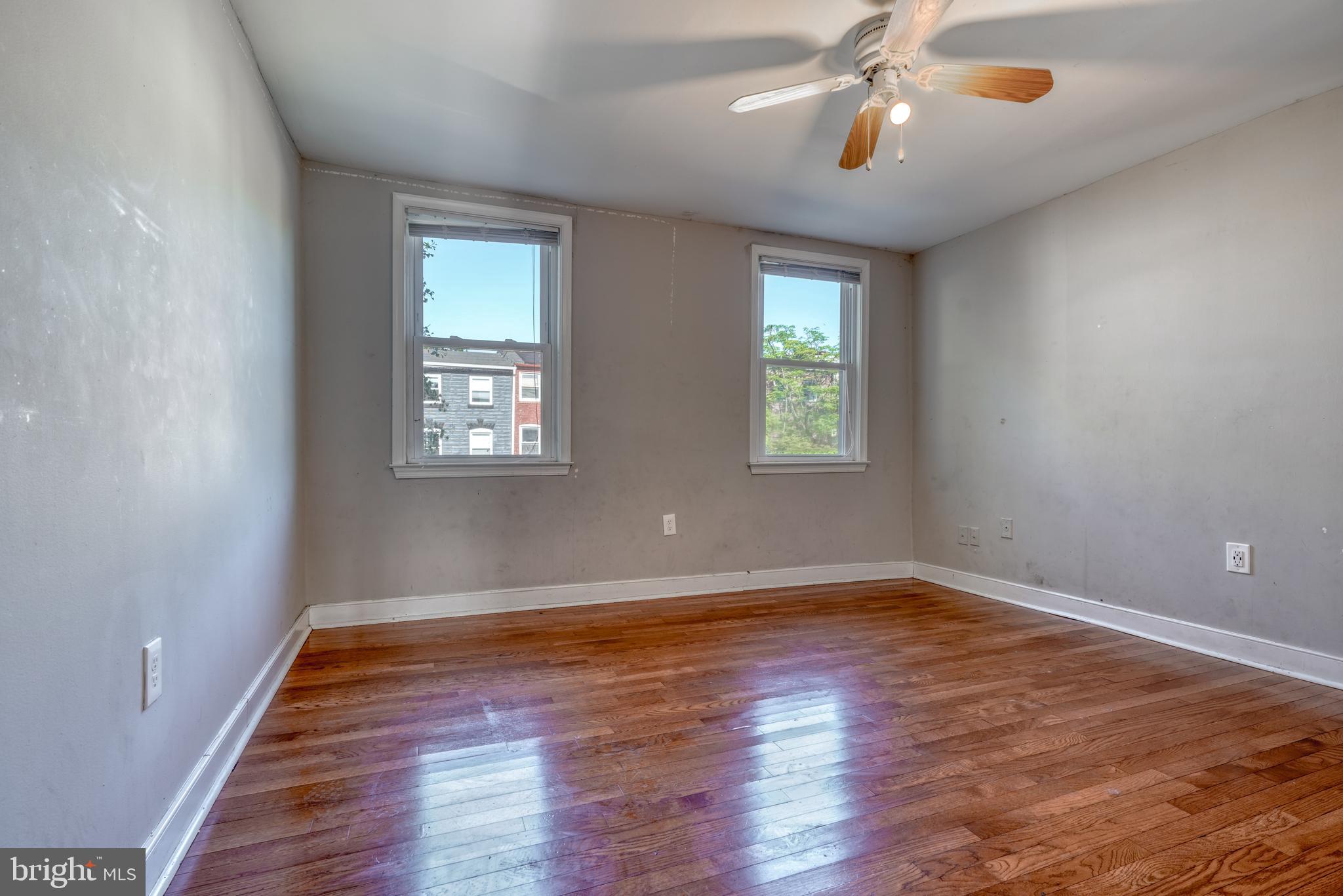 HOLLINS MARKET - Residential