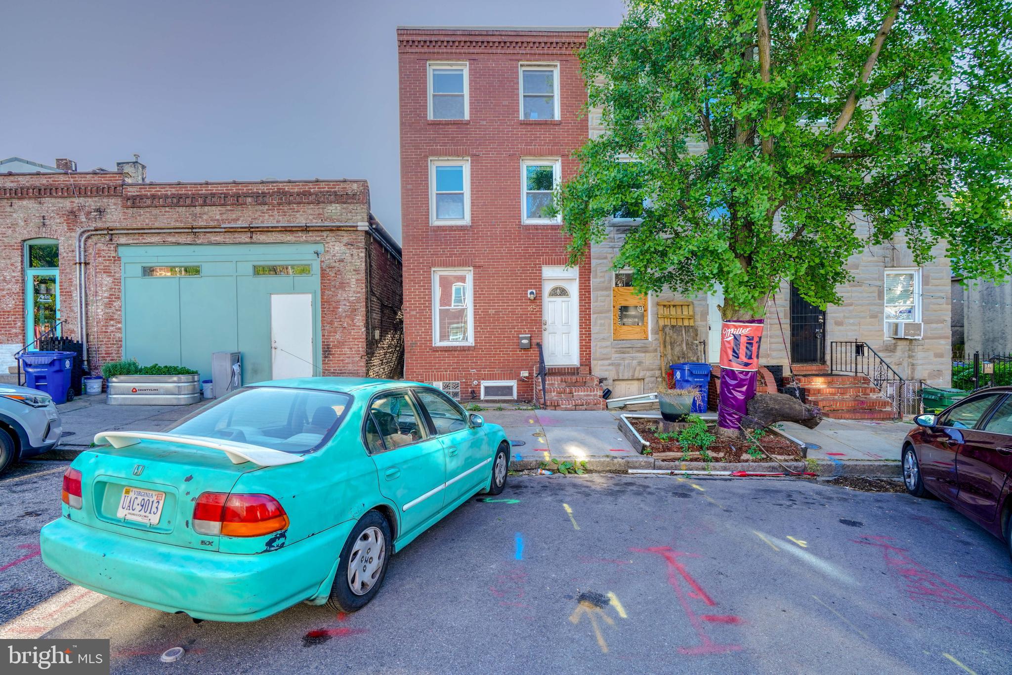 HOLLINS MARKET - Residential