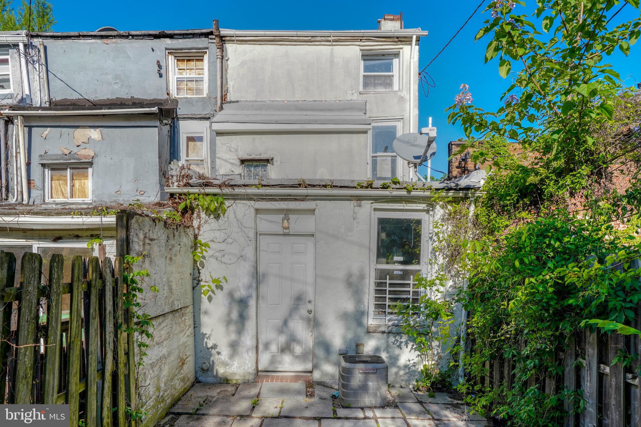 HOLLINS MARKET - Residential