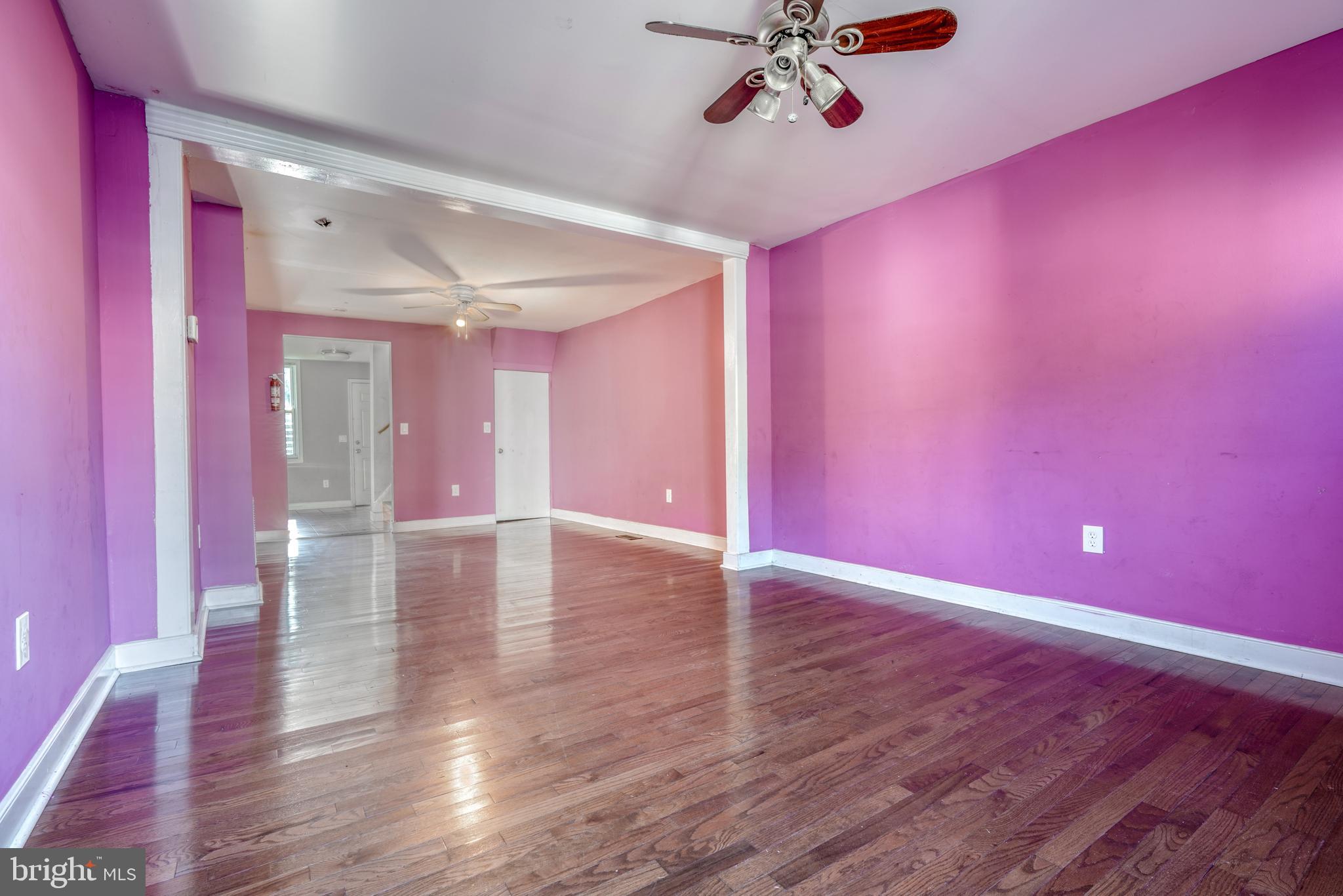 HOLLINS MARKET - Residential