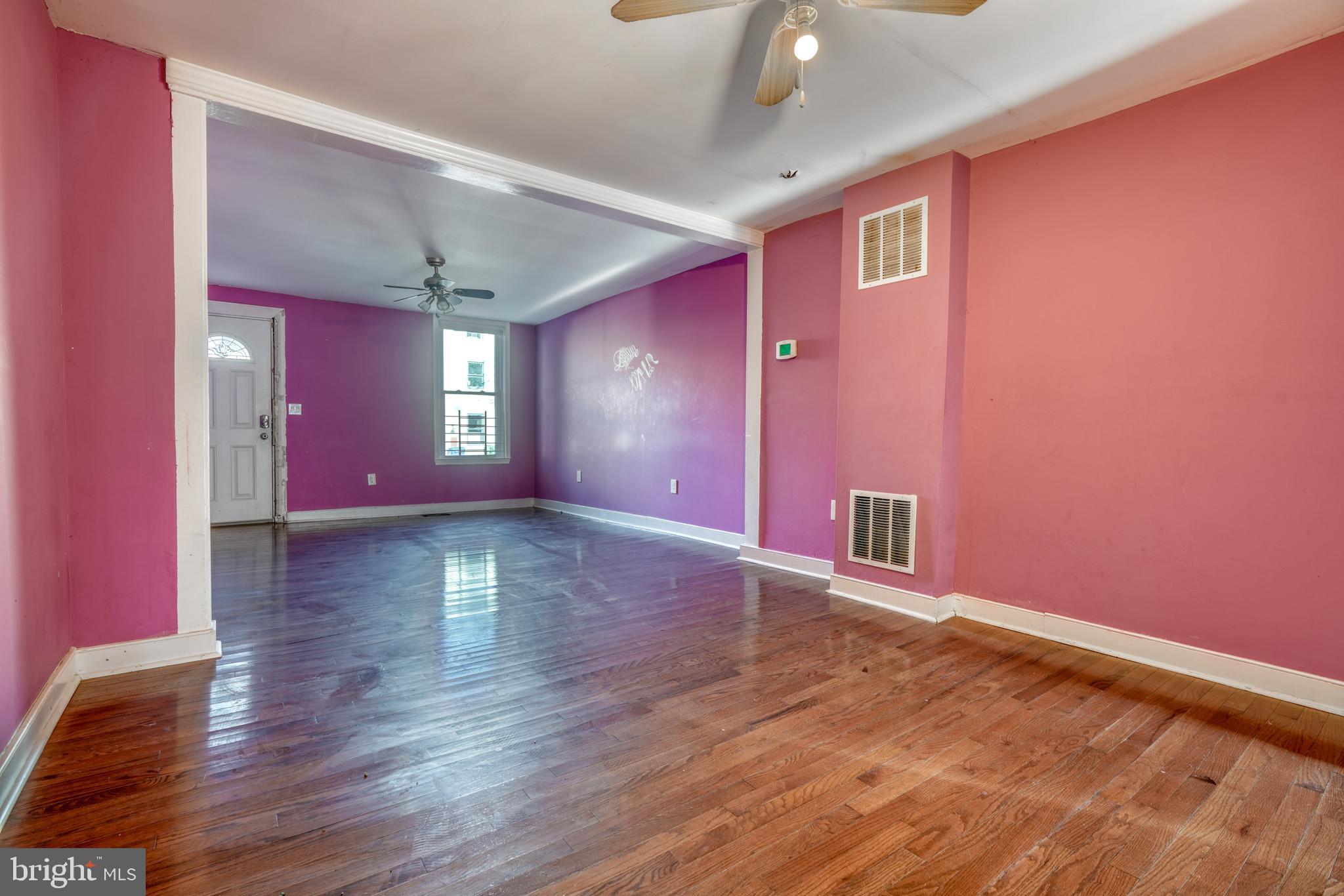 HOLLINS MARKET - Residential