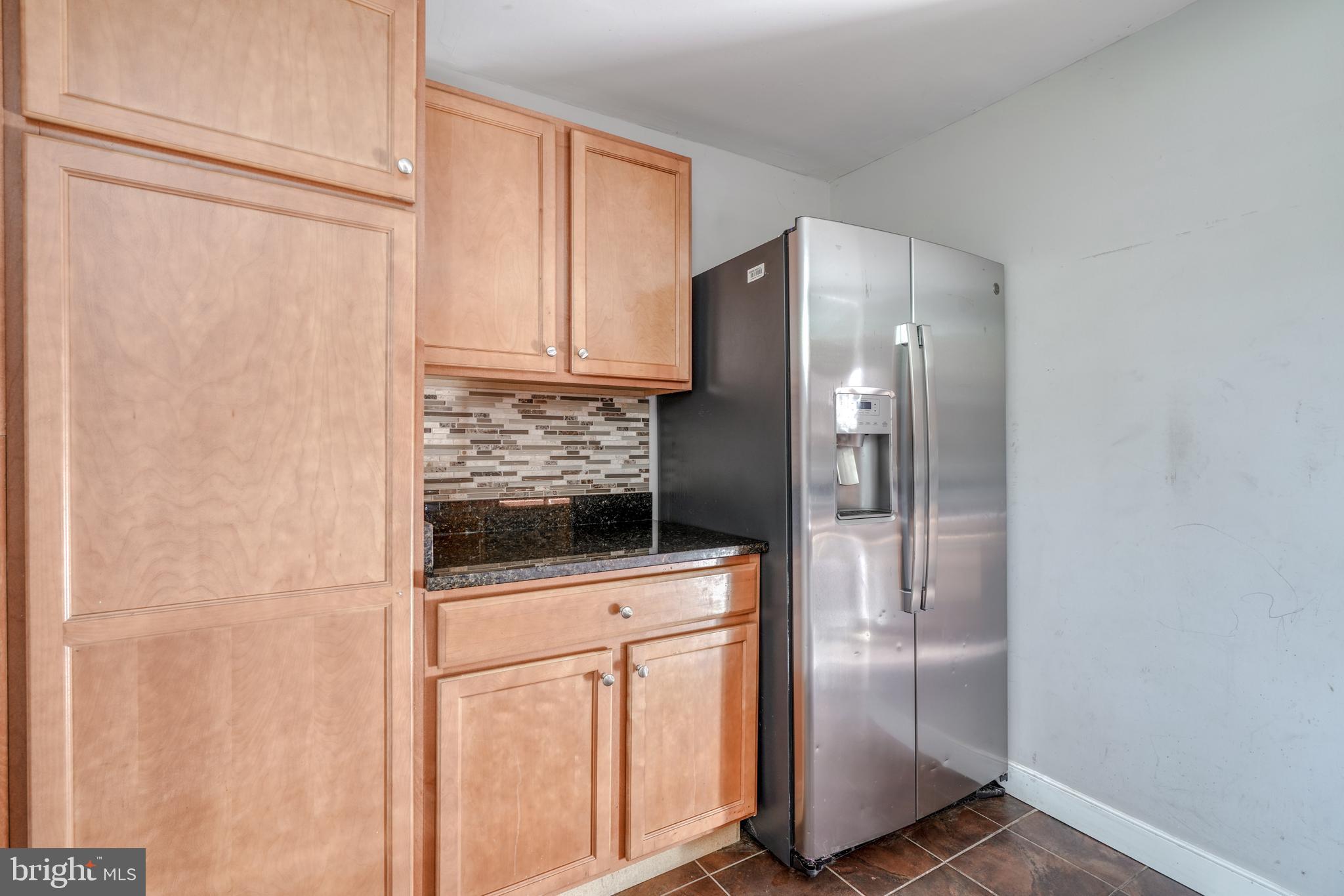 HOLLINS MARKET - Residential