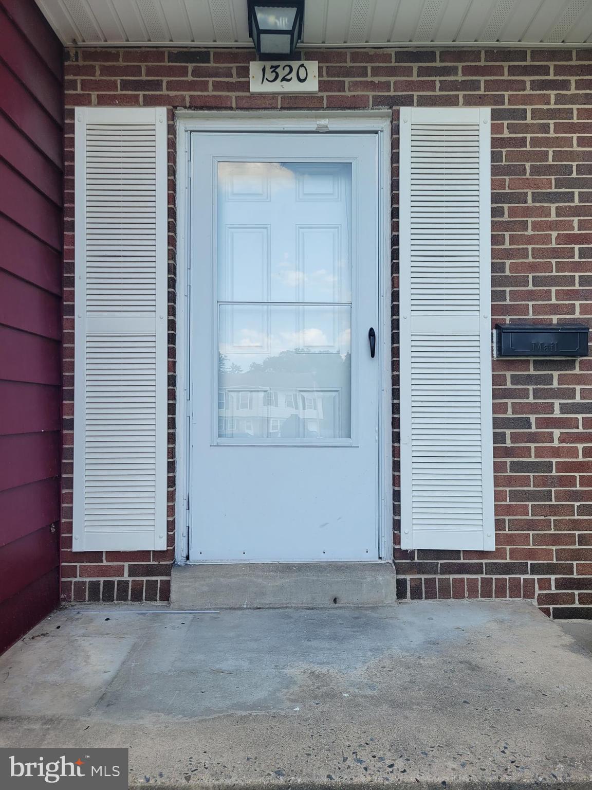 HARFORD SQUARE - Residential Lease