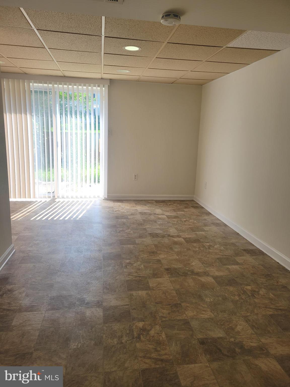 HARFORD SQUARE - Residential Lease