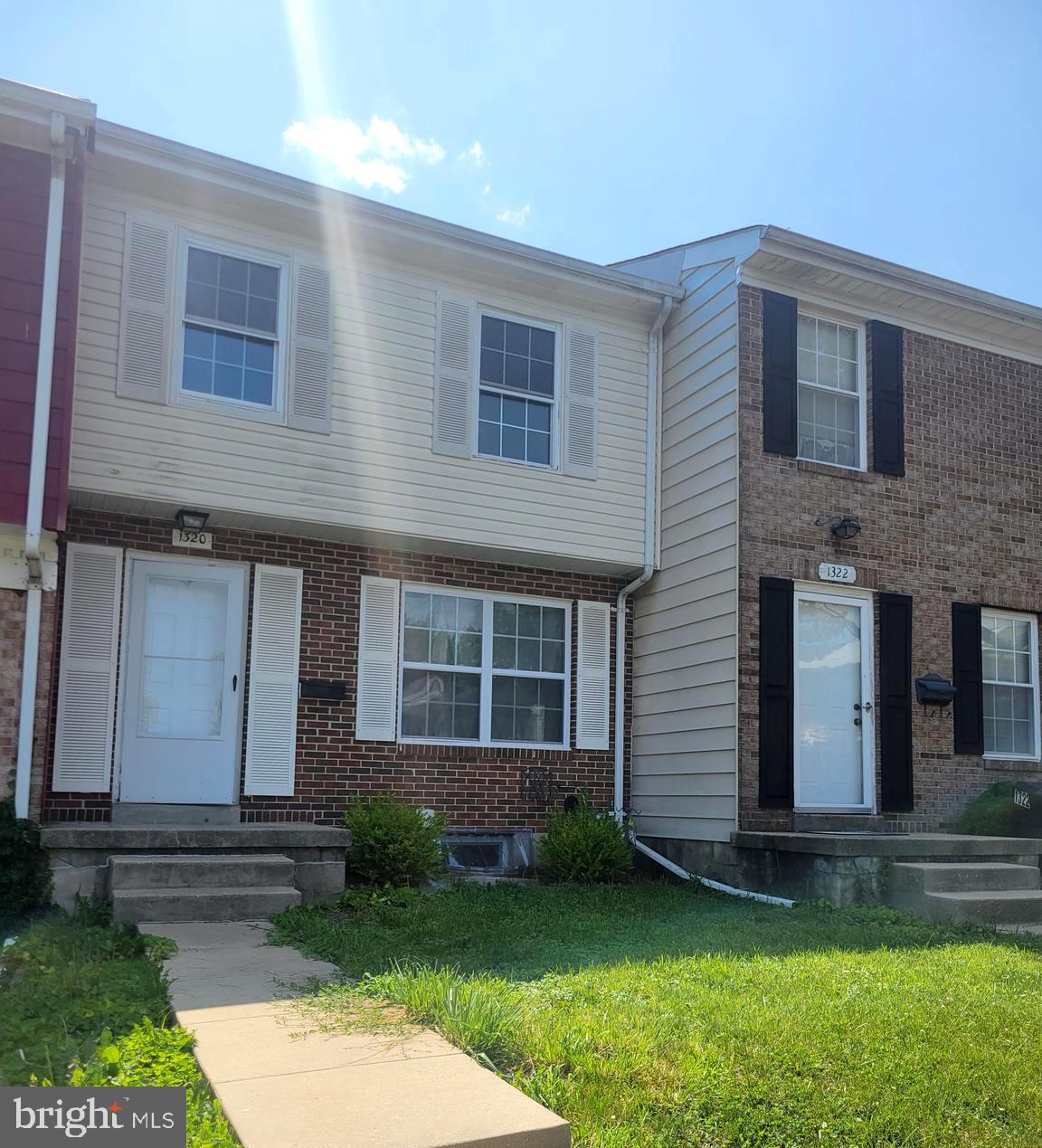 HARFORD SQUARE - Residential Lease