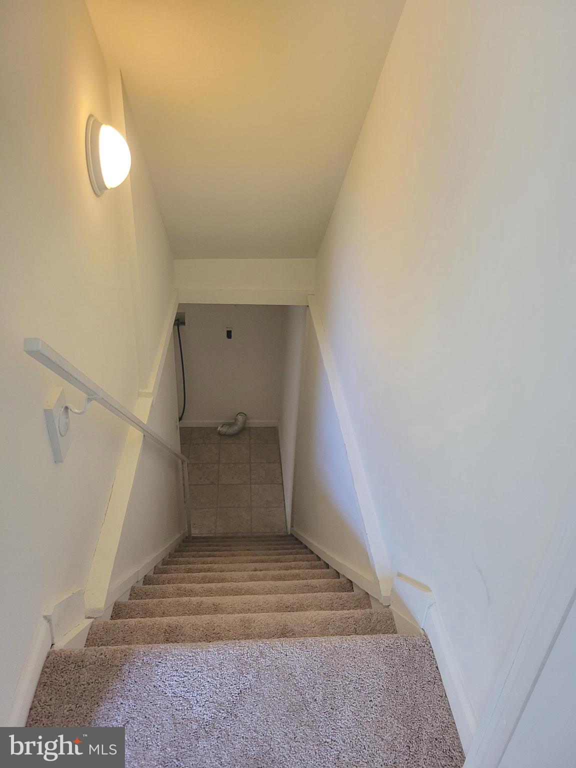 HARFORD SQUARE - Residential Lease