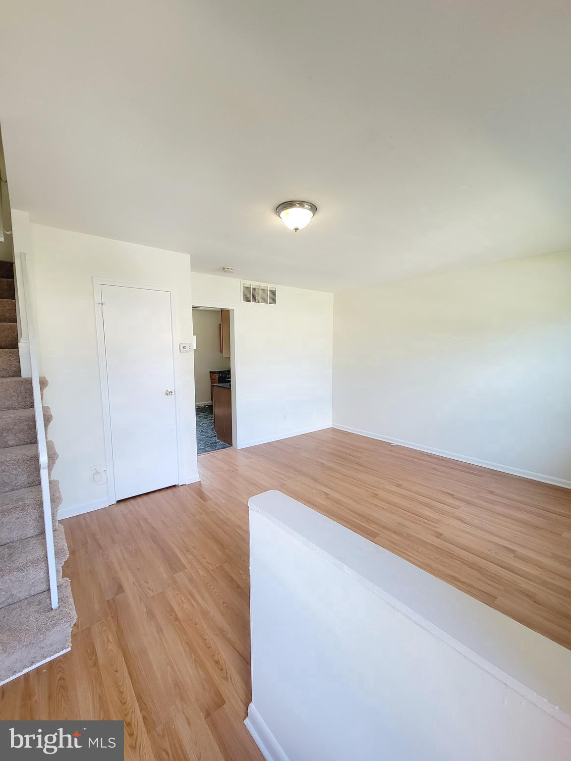 HARFORD SQUARE - Residential Lease