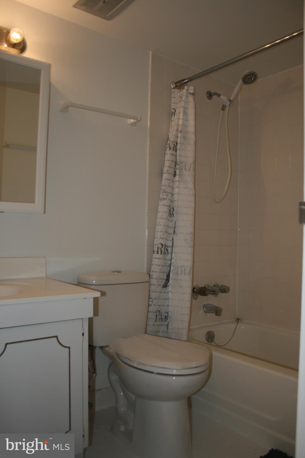 HAWTHORNE VILLAGE - Residential Lease