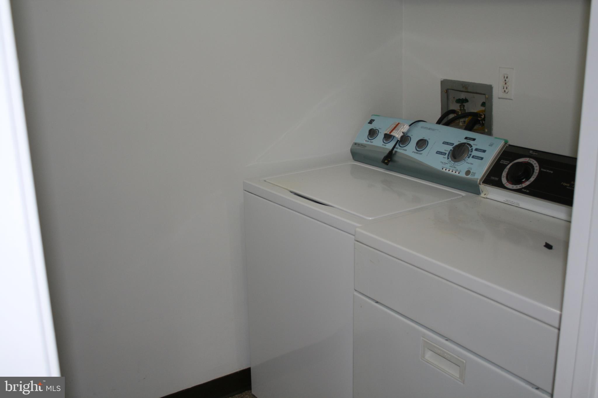 HAWTHORNE VILLAGE - Residential Lease